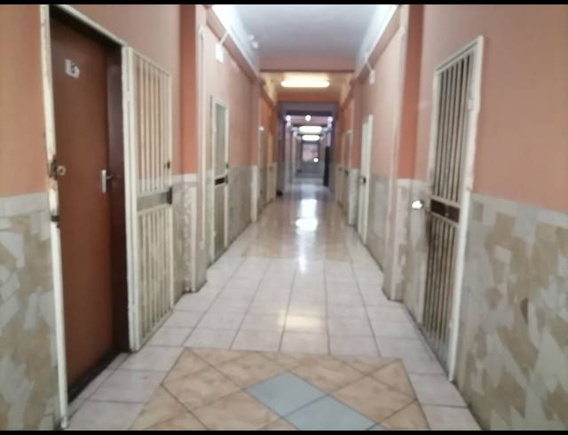 250M² BUILDING FOR SALE IN SPRINGS CENTRAL